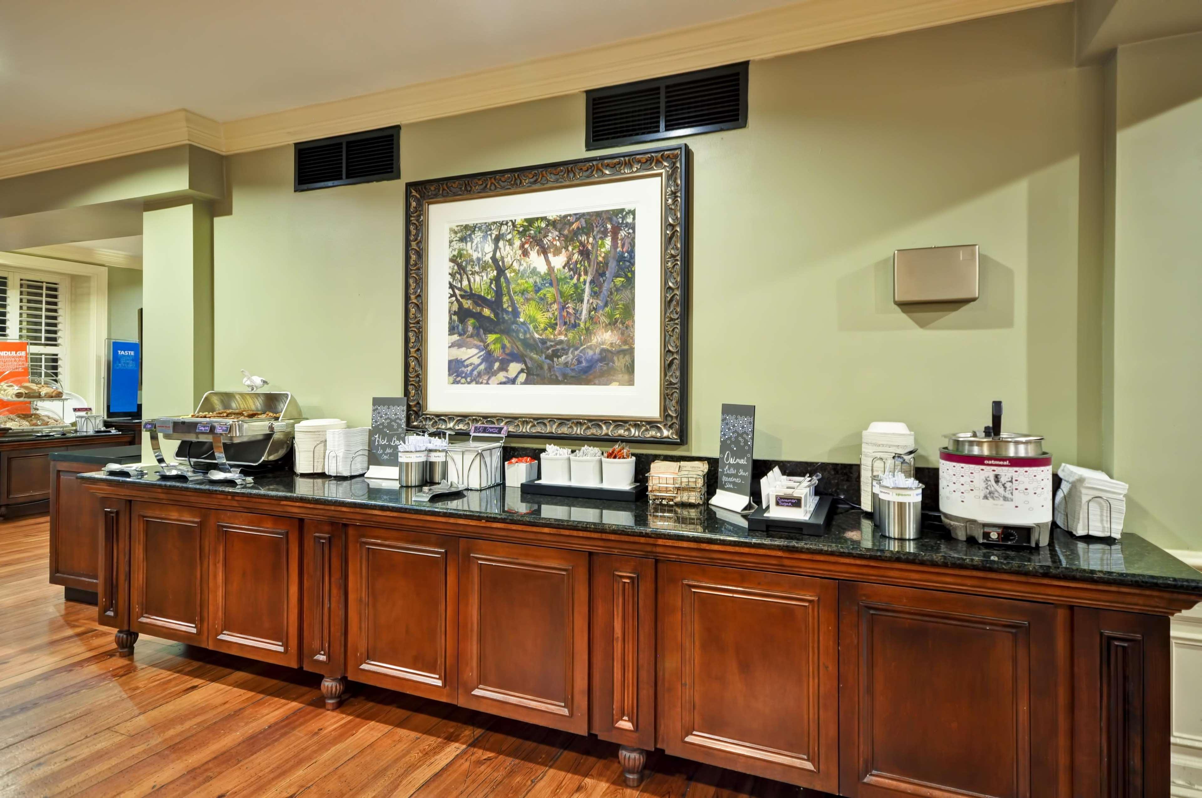 Hampton Inn Charleston-Historic District Екстер'єр фото