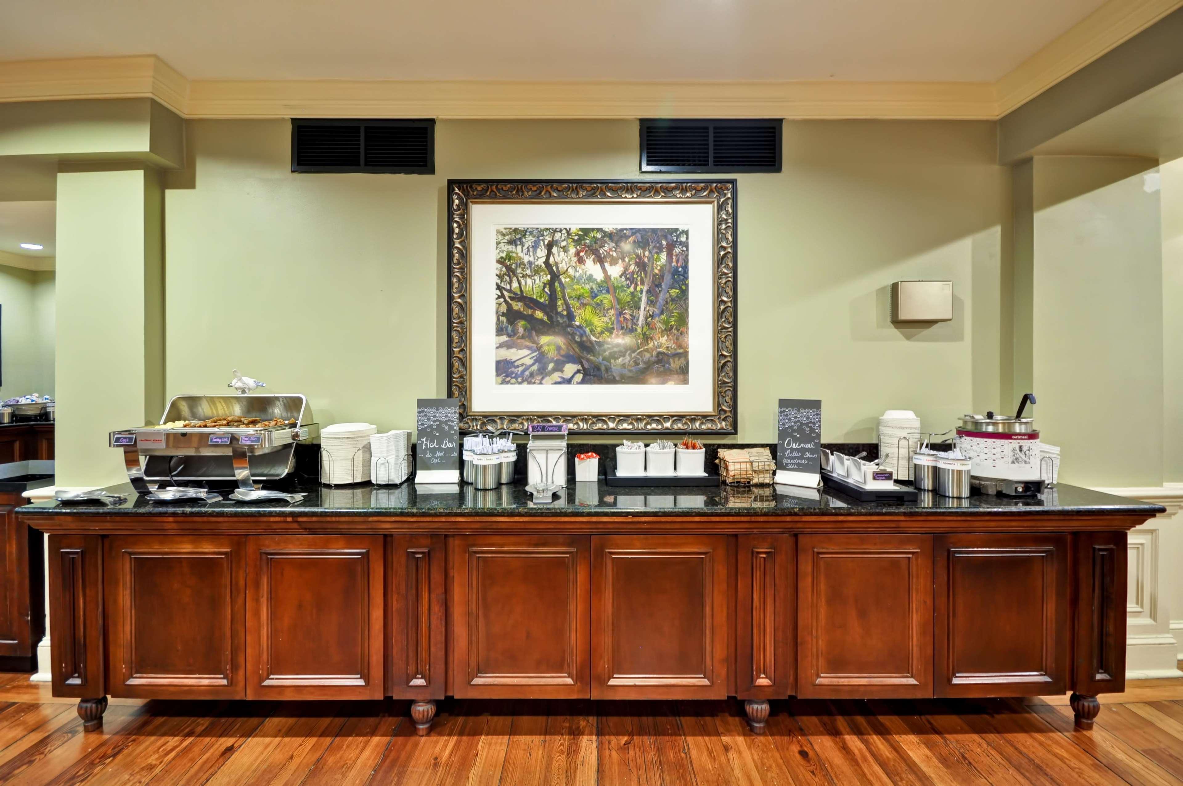 Hampton Inn Charleston-Historic District Екстер'єр фото