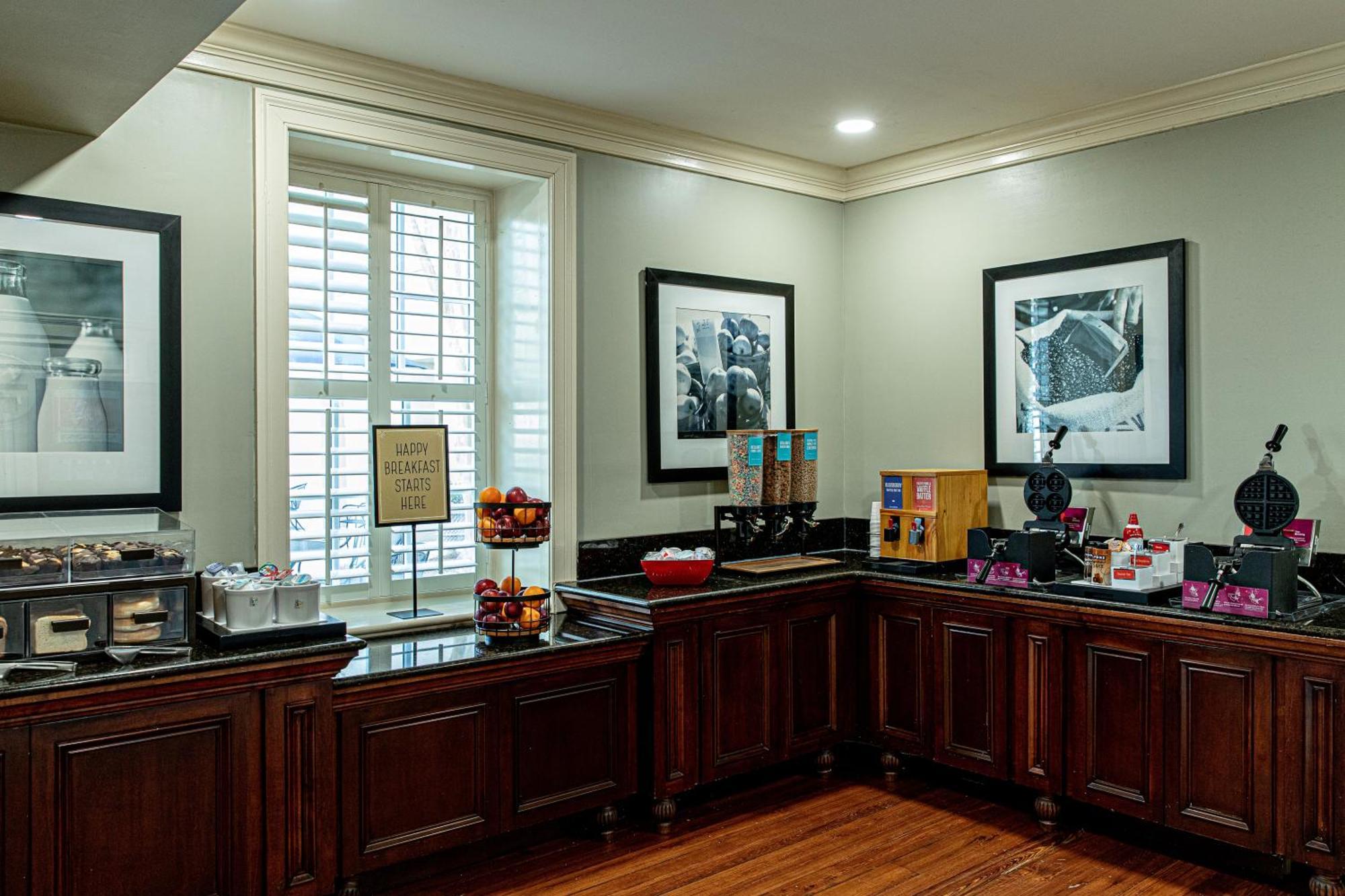 Hampton Inn Charleston-Historic District Екстер'єр фото